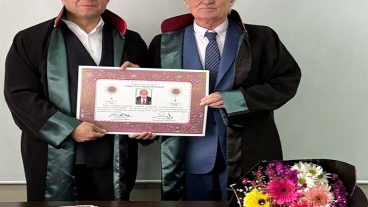 Emekli öğretmen 64 yaşında stajını tamamlayıp avukat oldu