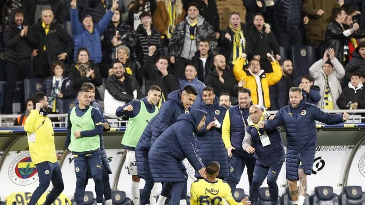 Fenerbahçe, lider ile puan farkını 3'e indirdi