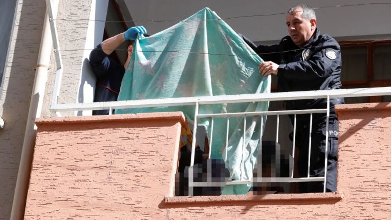 Güneşlenmek için çıktığı balkonda ölü bulundu