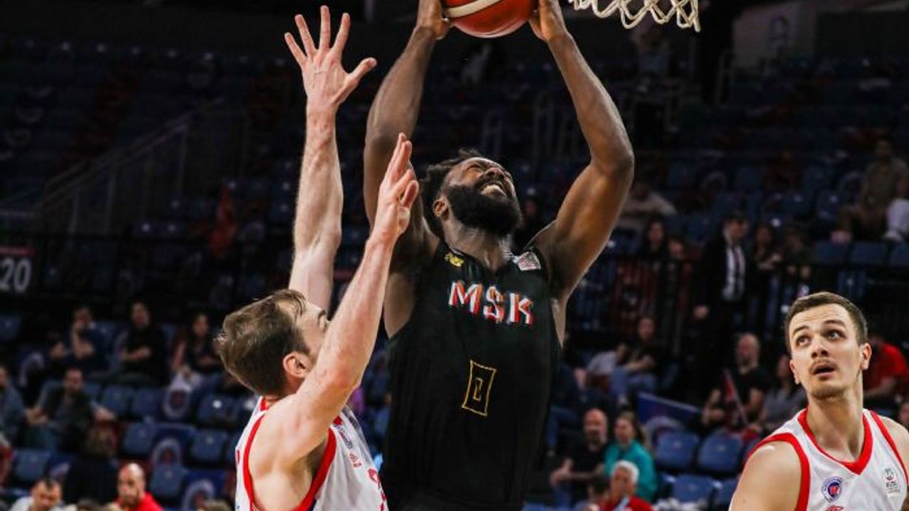 Carettalar tek sayıyla kazandı: Mersin Spor, Bahçeşehir'i 60-59'la geçti
