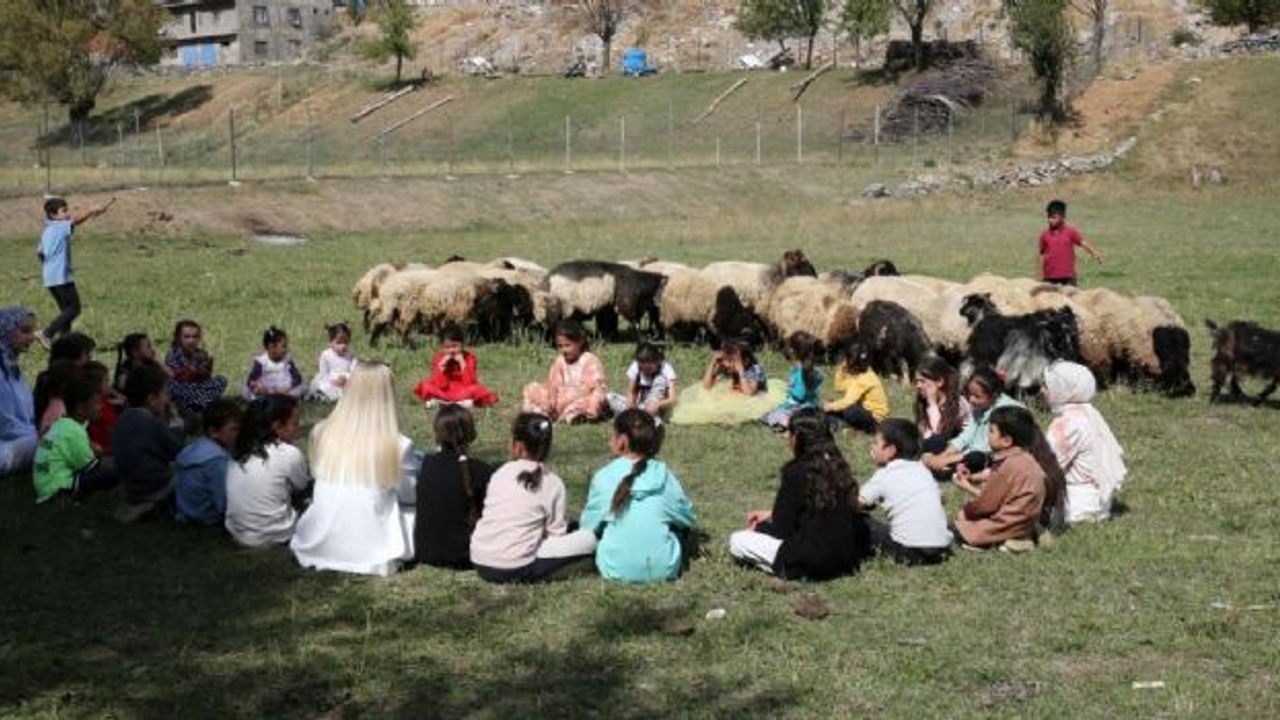 Sınıfın duvarları aşıldı: Bitlisli öğrenciler eğitimini doğada alıyor