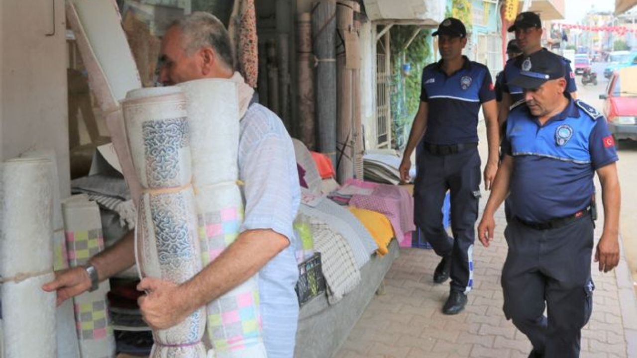 Toroslar'da yol ve kaldırım işgali denetimi yapıldı