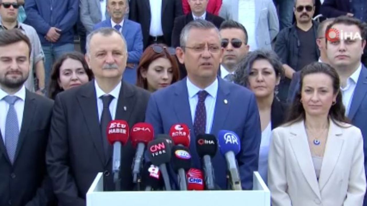 CHP Genel Başkanı Özel oyunu Manisa'da kullandı