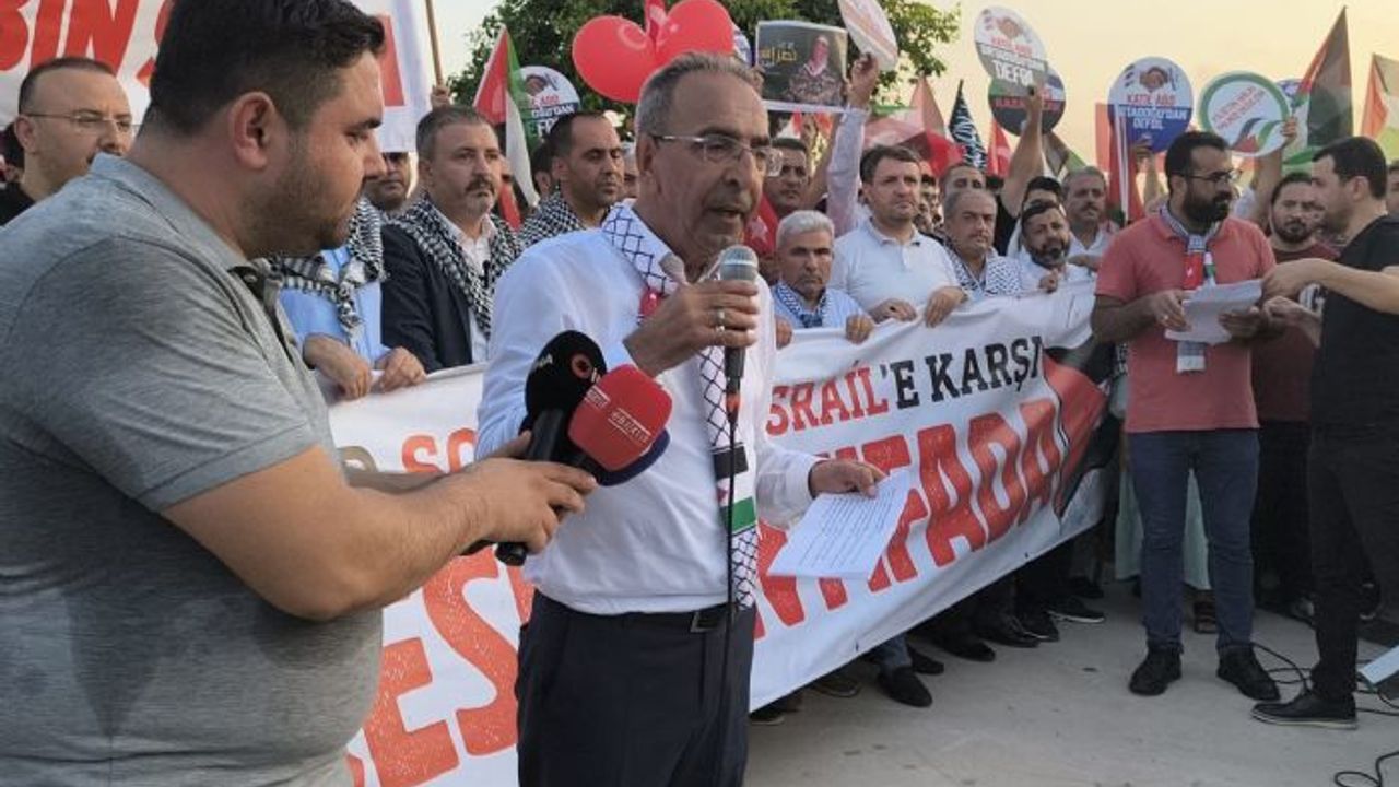 Mersin'de  İsmail Haniye için destek yürüyüşü