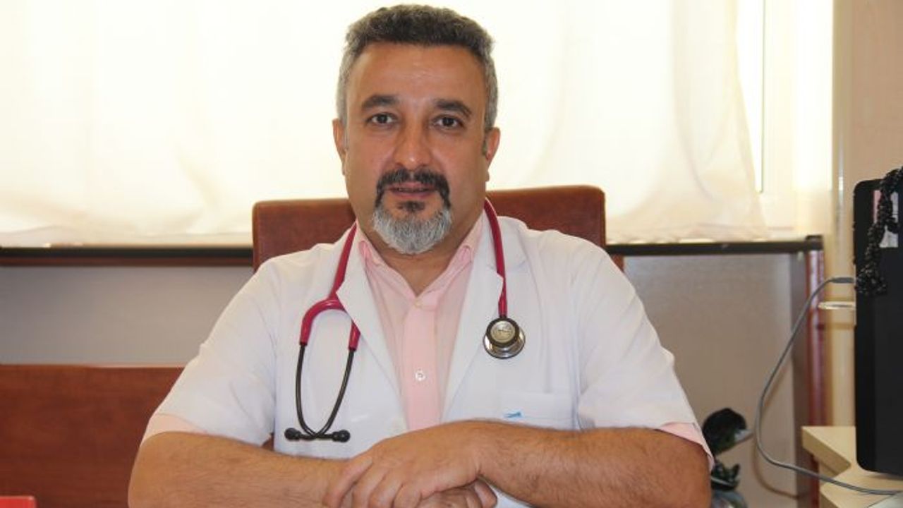 Doç. Dr. Akdeniz, "Doğuştan kalp hastalıkları genellikle anne karnında başlıyor"