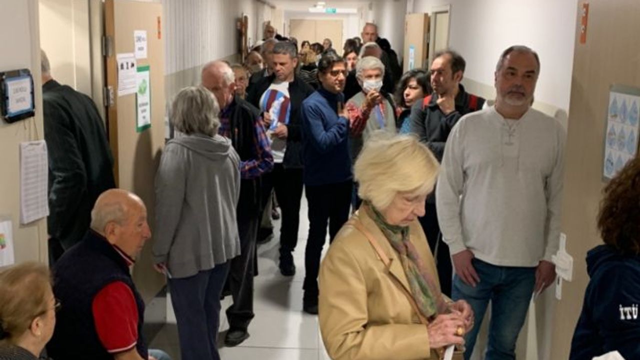 Oy pusulasının 4 tane olması İstanbul'da yoğunluğa neden oldu