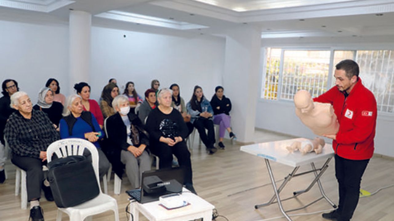 Turgut Reis Mahallesi sakinlerine ilkyardım eğitimi