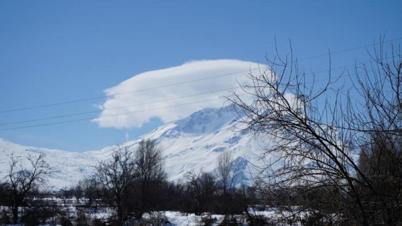 Munzur Dağı'nda mercek bulutu oluştu