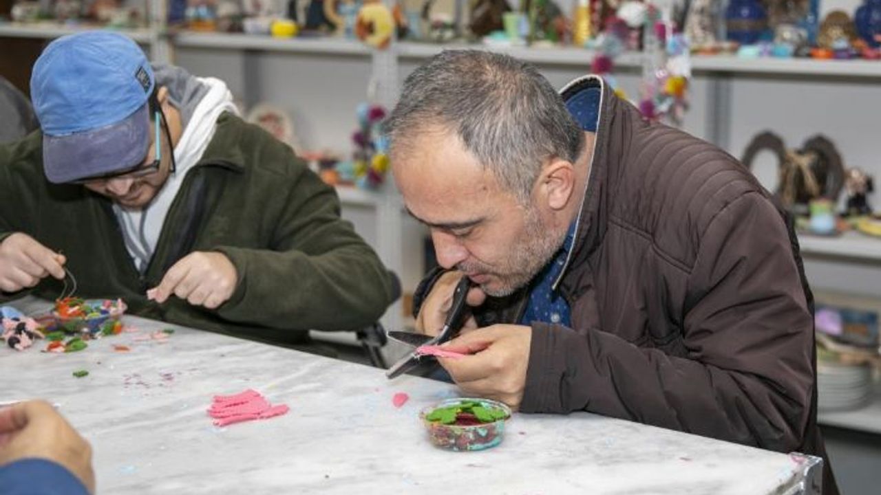 Engelsiz Yaşam Merkezinde bireyler engel tanımıyor