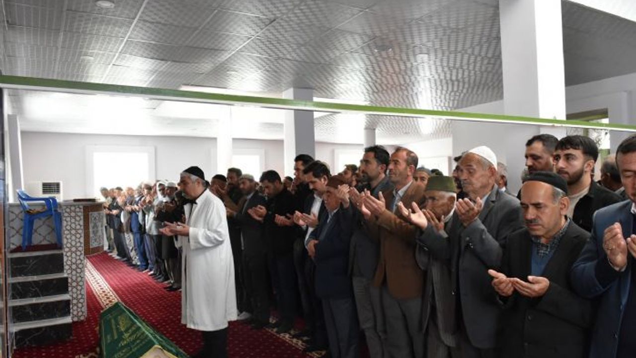 Metin öğretmen, kalp ameliyatı sonrası hayatını kaybetti