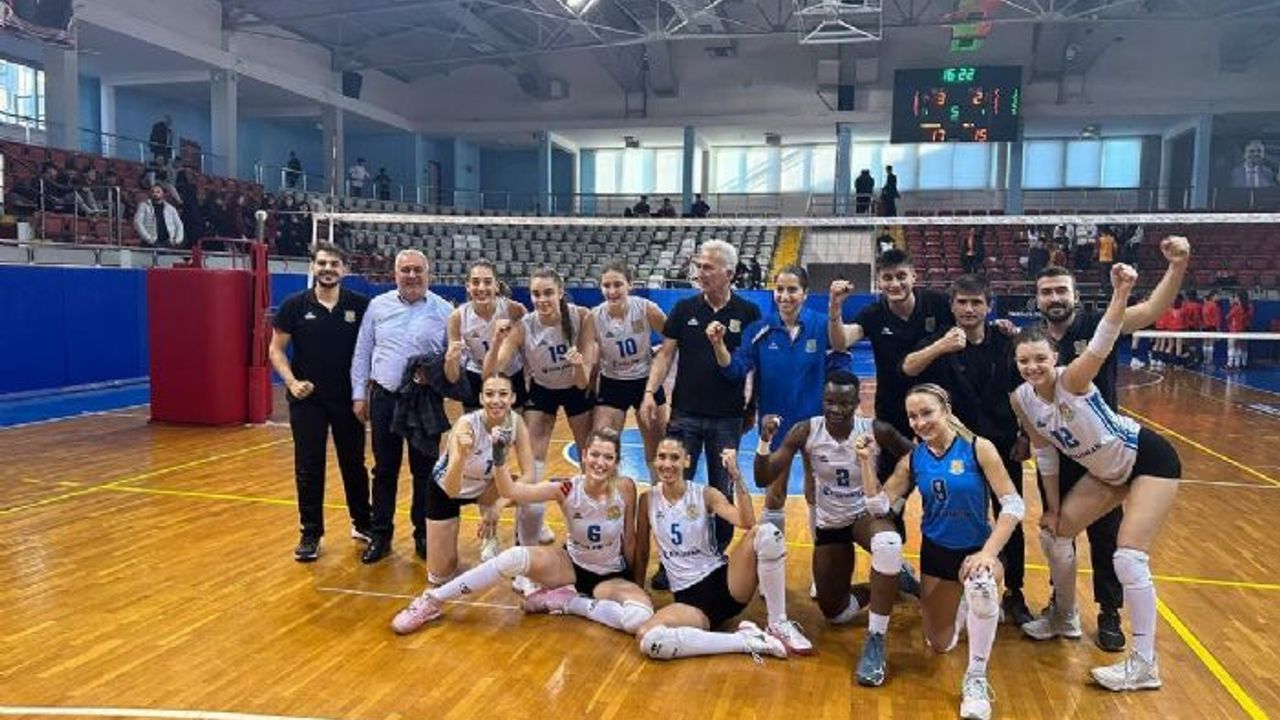 TARSUS BELEDİYESPOR, ALS HALK VOLEYBOL KARŞISINDA KAZANDI