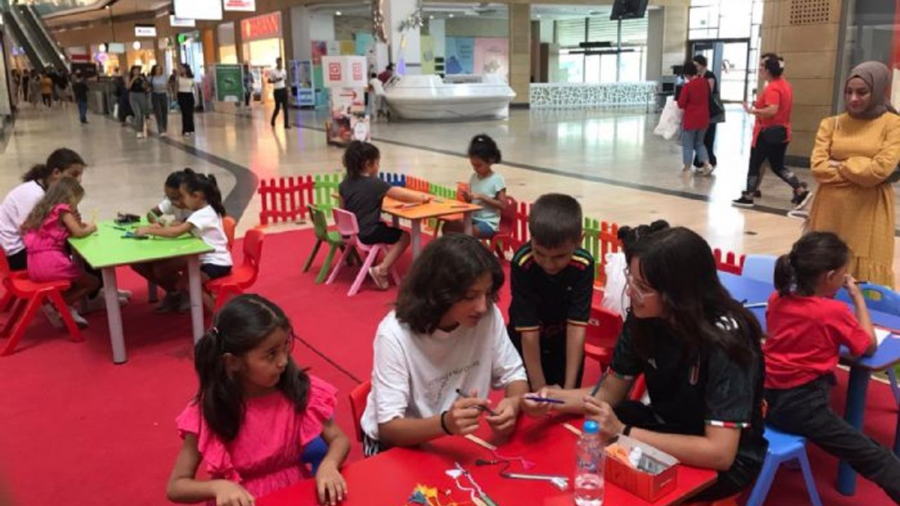 Tarsus'ta çocuklar eğlenceye doyuyor