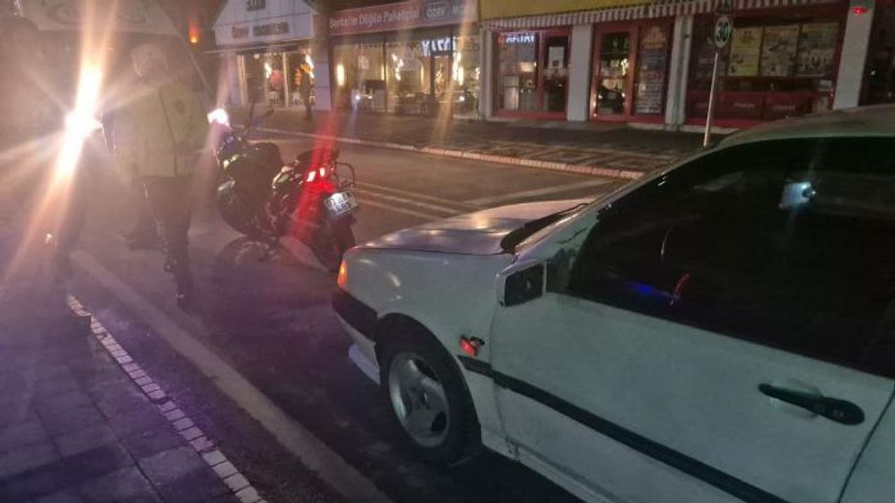 Polis merkezi önünde kaza