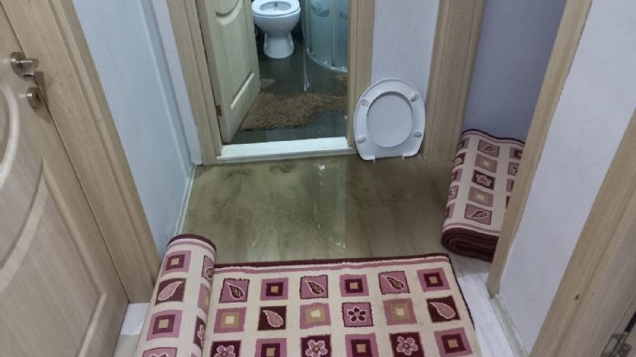 9 yıldır bu evleri kanalizasyon suyu basıyor
