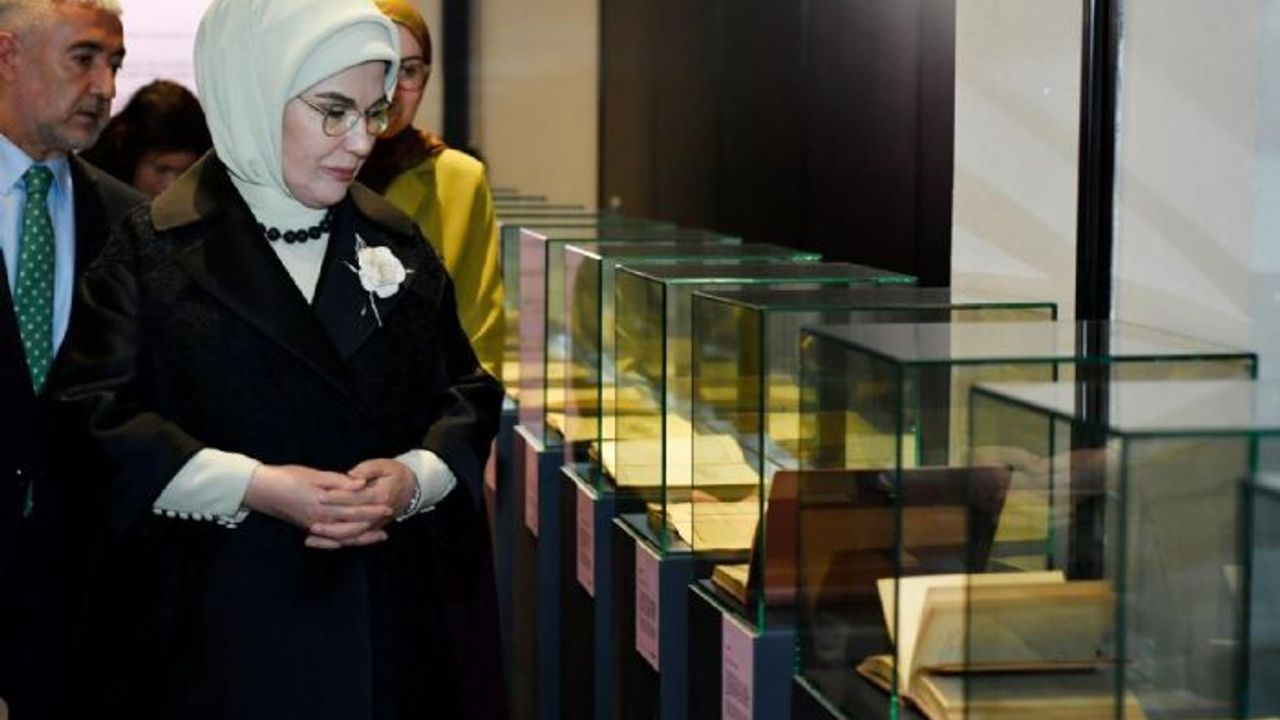 Emine Erdoğan, Saklı Kalanlar' sergisinin açılışını gerçekleştirdi