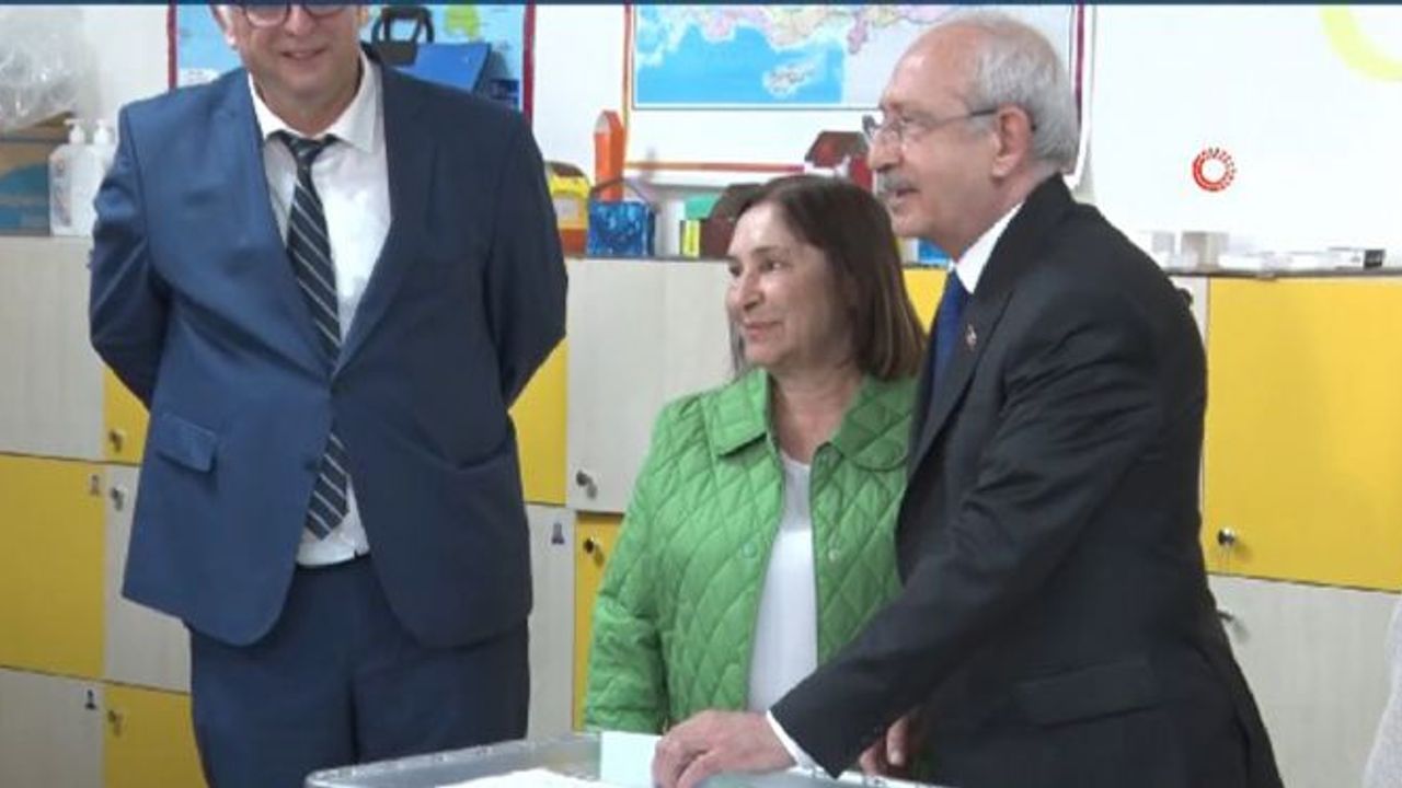 Kılıçdaroğlu, Arjantin İlkokulu'nda oyunu kullandı