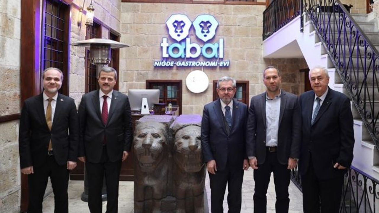 Rektörlerden Gastronomi Evi'ne tam not