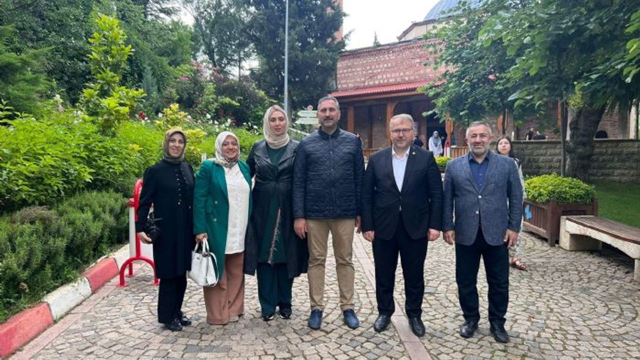 AK Parti heyeti Şeyh Edebali türbesinde buluştu