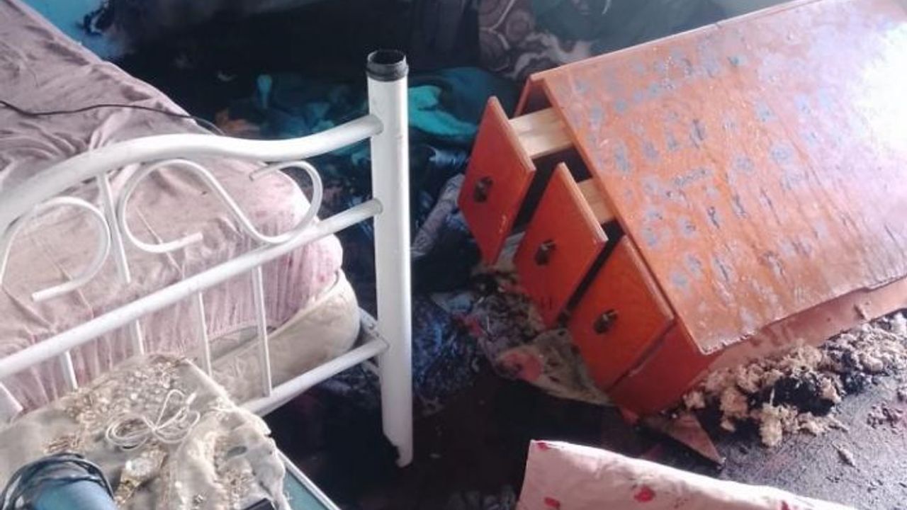 Isparta'da çıkan ev yangınında 4 kişi dumandan etkilendi