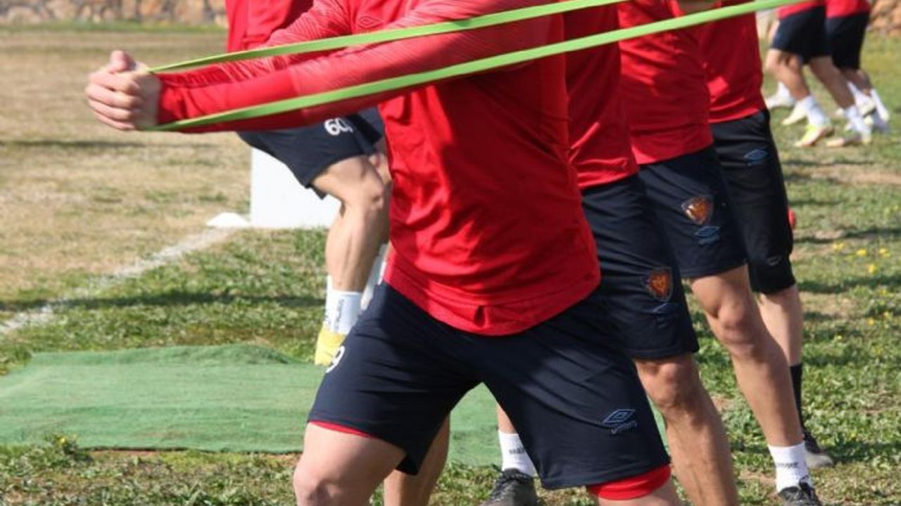 KIRMIZI LACİVERTLİLER, EDİRNESPOR MAÇI HAZIRLIKLARINI SÜRDÜYOR