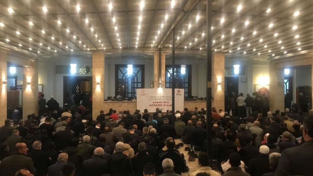 Malatya'da Kadir Gecesi'nde camiler doldu taştı