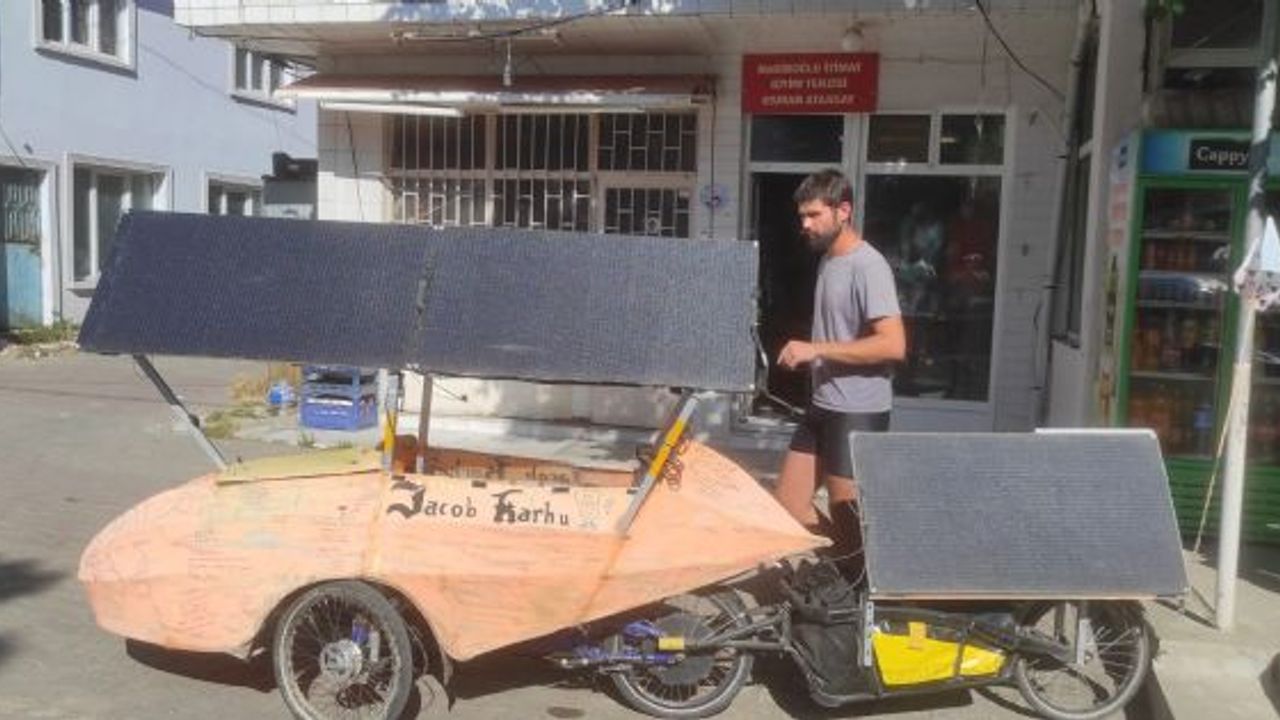 Güneş enerjili aracıyla Fransa'dan Türkiye'ye geldi