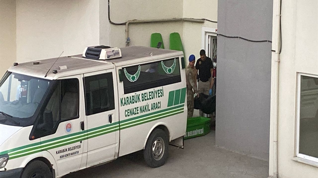 Boşanma Aşamasındaki Çift Evde Ölü Bulundu