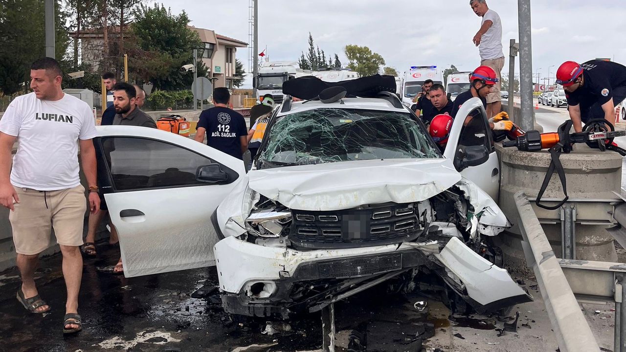 Gişede Kontrolden Çıkan Araç Can Aldı: 1 Ölü, 4 Yaralı