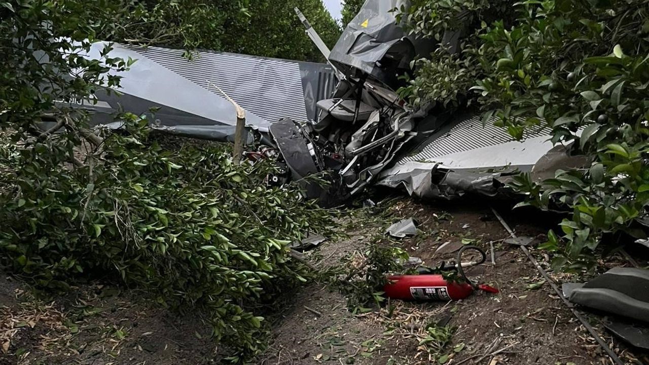 Adana'da Narenciye Bahçesine Düşen Uçakta İnceleme Başlatıldı