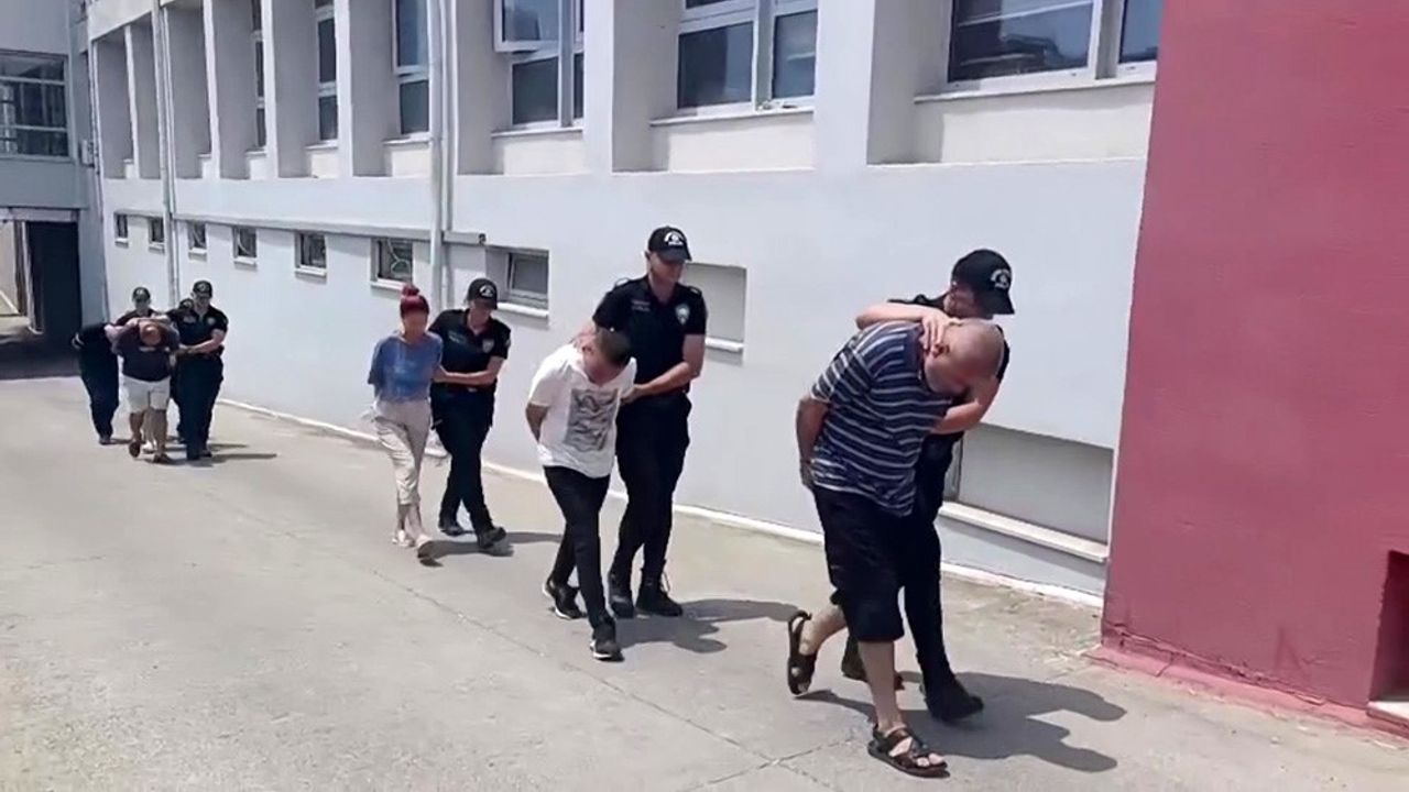 Zehir Tacirlerine Eş Zamanlı Operasyon: 8 Tutuklama