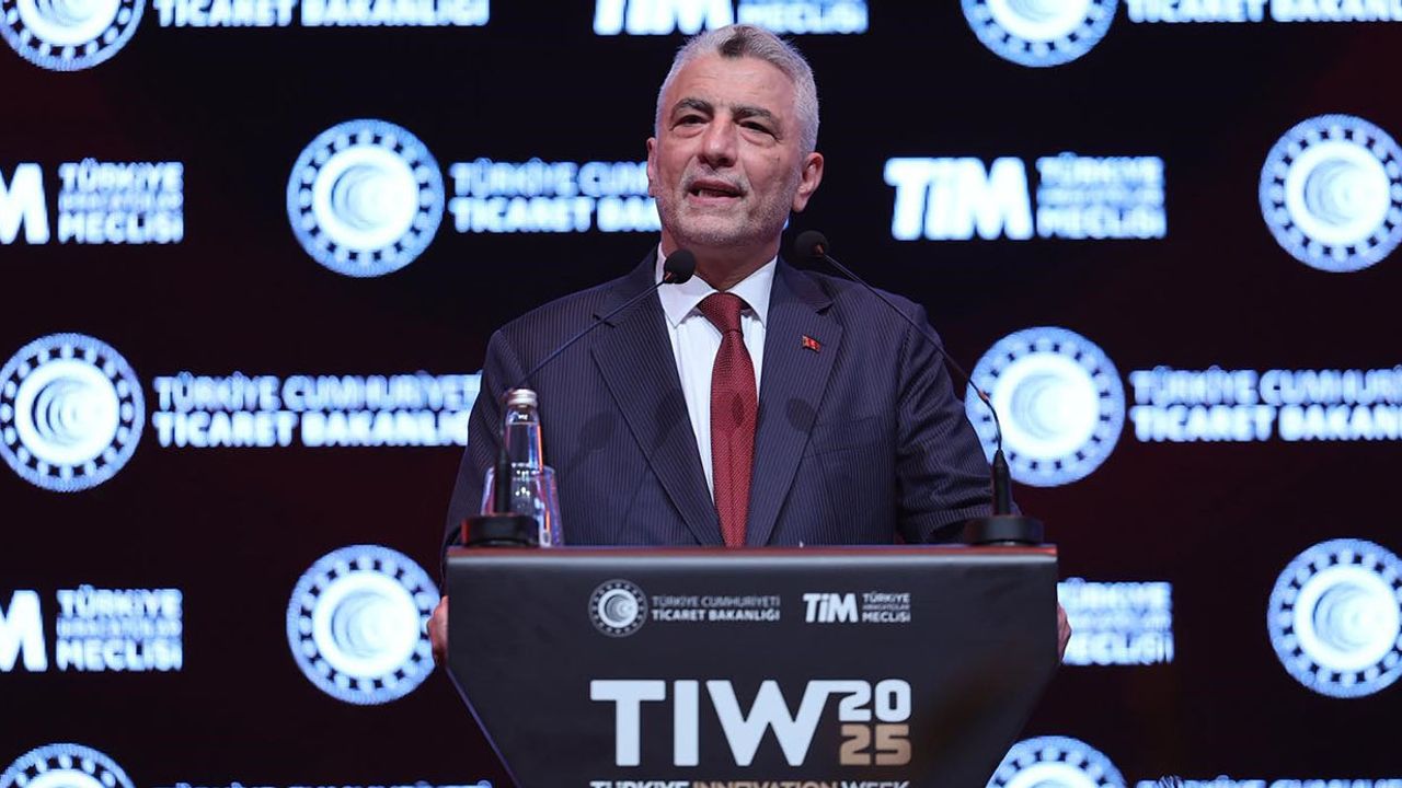 Bakan Bolat: "Mal ve Hizmet İhracatında Cumhuriyet Tarihimizin Rekorunu Kırdık"