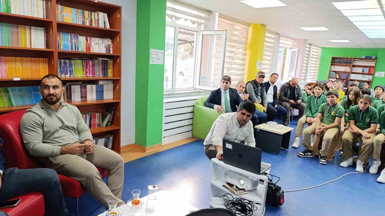 Milli Güreşçi Feyzullah Aktürk, Öğrencilerle Söyleşide Buluştu