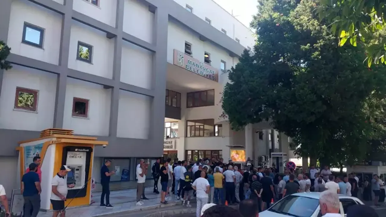 6 ilde eş zamanlı Manavgat belediyesi yolsuzluk baskını