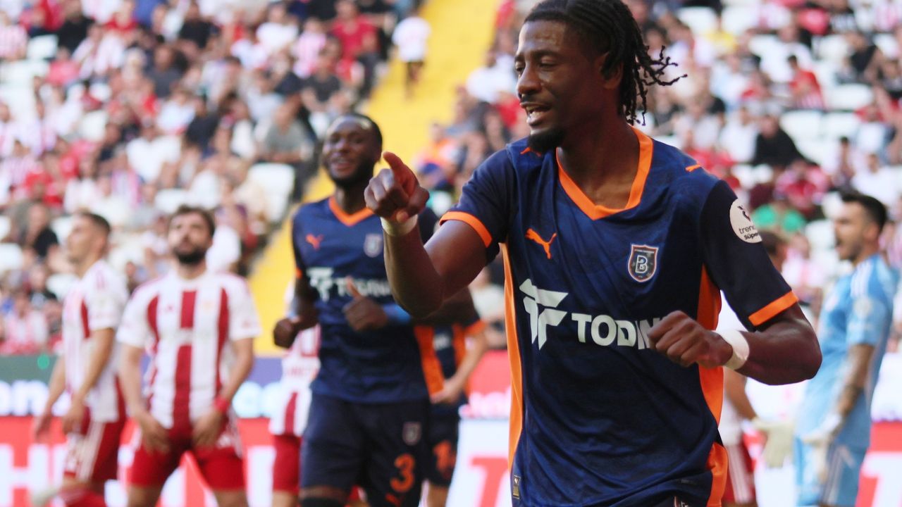 RAMS Başakşehir'den Antalyaspor'a Farklı Tarife