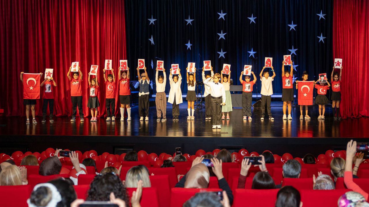 Büyükşehir’in Çocuk Kampüsleri 29 Ekim Etkinliklerinde Tek Yürek Oldu