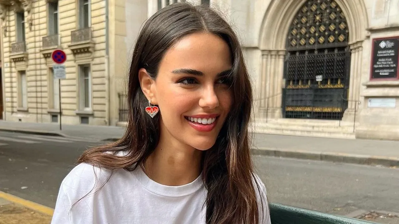 Oyuncu Özgü Kaya, Victoria's Secret Fashion Show 2025'e Katılıyor! - Mersin  Haberleri, Son Dakika Mersin Haber | Çukurova Gazetesi