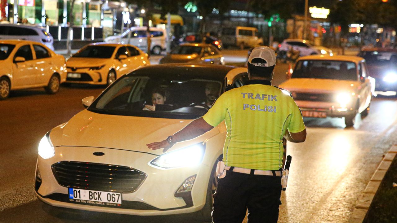 Adana’da Geniş Çaplı Denetim: Ruhsatsız Silahlar Ele Geçti