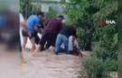 Sağanak sele dönüştü: Erdemli’de bir kişi akıntıya kapıldı