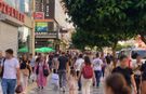 Mersin’de yağış sonrası sıcaklıklar düştü, esnafın yüzü güldü