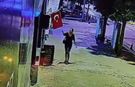 Mağazada asılı Türk bayrağını yakan şüpheli gözaltına alındı