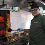 Sıcakta döner ustalarının zorlu mesaisi
