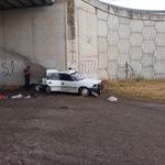 Bursa'da otomobil köprü altındaki beton duvara çarptı: 3 ölü 2 yaralı