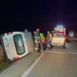 Orta refüje devrilen aracın içinden kimse çıkmadı