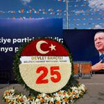 Devlet Bahçeli'den AK Parti'nin 25'inci yılına özel çelenk