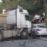 Freni boşalan kamyon ortalığı birbirine kattı
