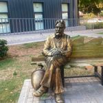 Mersin’de Hayrettin Karaca heykeli dikkat çekiyor