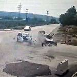 Osmaniye’de otomobil ile hafif ticari aracın çarpıştığı kaza kamerada: 2 yaralı
