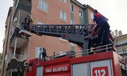 Tokat’ta Fareleri Kaçırmak İstediler, Apartmanı Dumana Boğdular