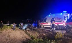 Ankara'da feci kaza: Otomobil ile kamyon kafa kafaya çarpıştı