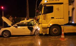 Hatay’da kaza: araç hurdaya döndü
